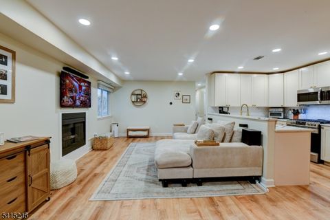 102 Woods Edge Dr 102 Roxbury Twp. NJ 07876