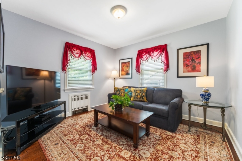 206 Hickory Ave