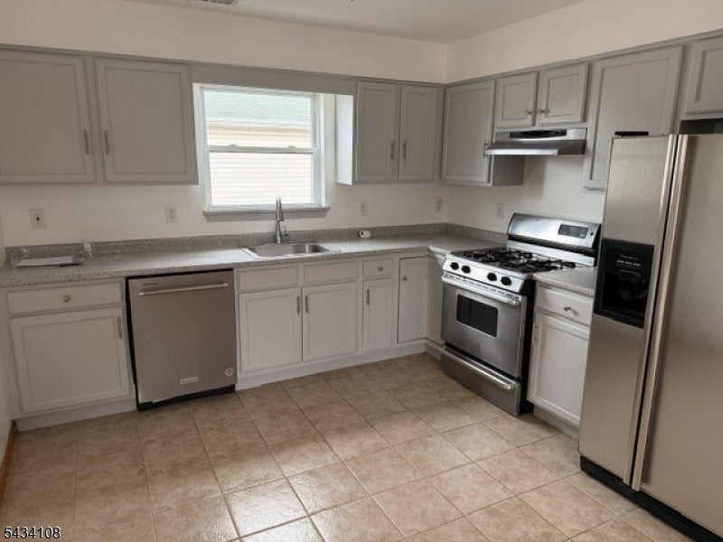 821 Jackson Ave 2