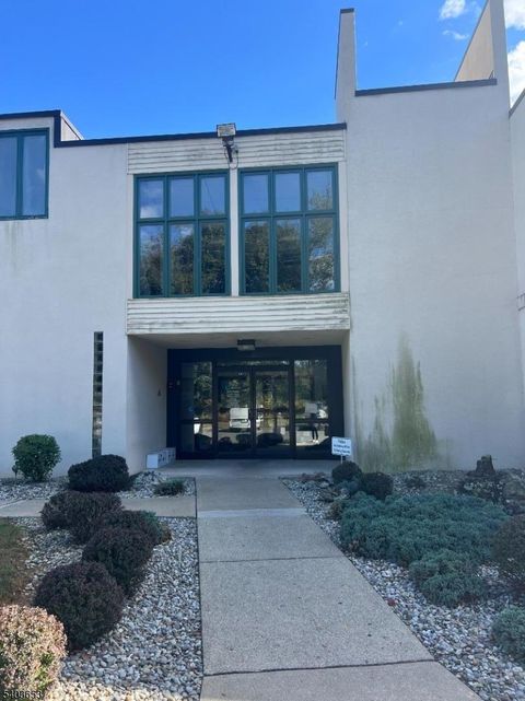 409 Coventry Dr Lopatcong Twp. NJ 08865