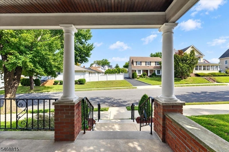 78 Stewart Ave