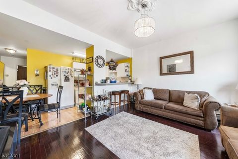 521 Kennedy Blvd 2 North Bergen Twp. NJ 07047