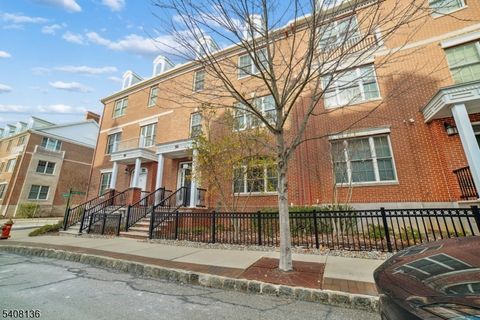 54 Carillon Cir Livingston Twp. NJ 07039