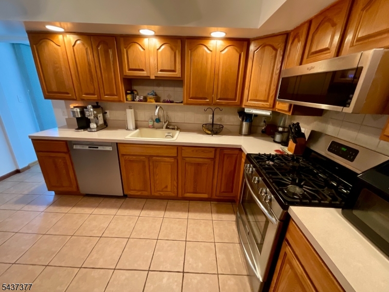 11 Chadwick Dr