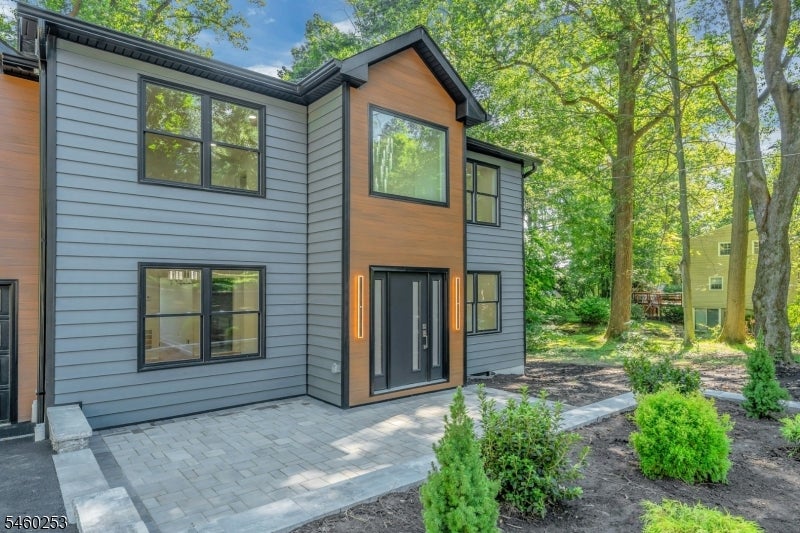 39 Woodcrest Rd