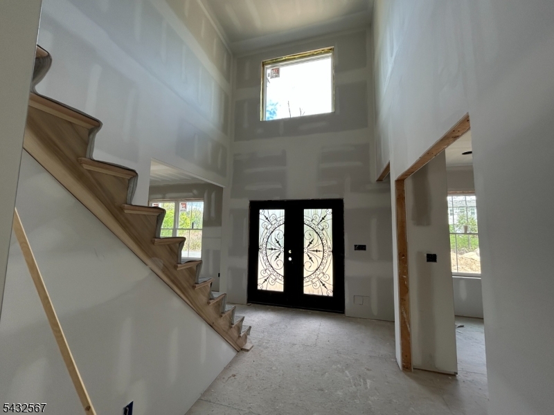 6 Chamberlain Ln