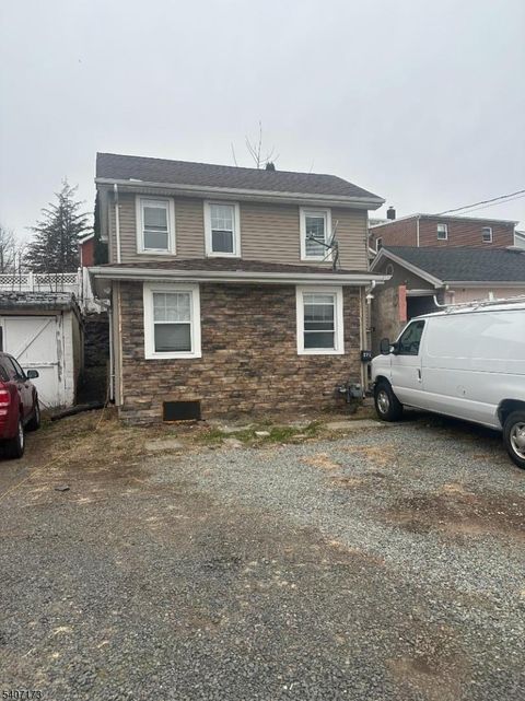 25 New St Belleville Twp. NJ 07109