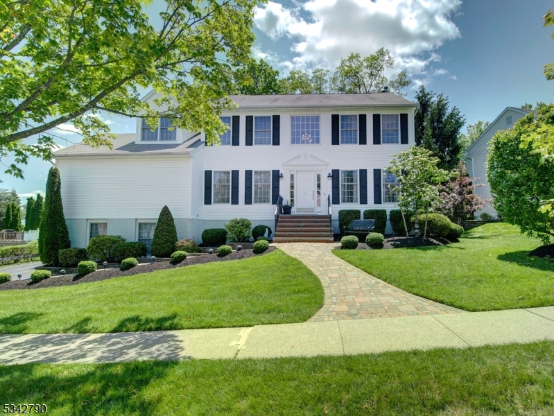 37 Fox Chase Ln