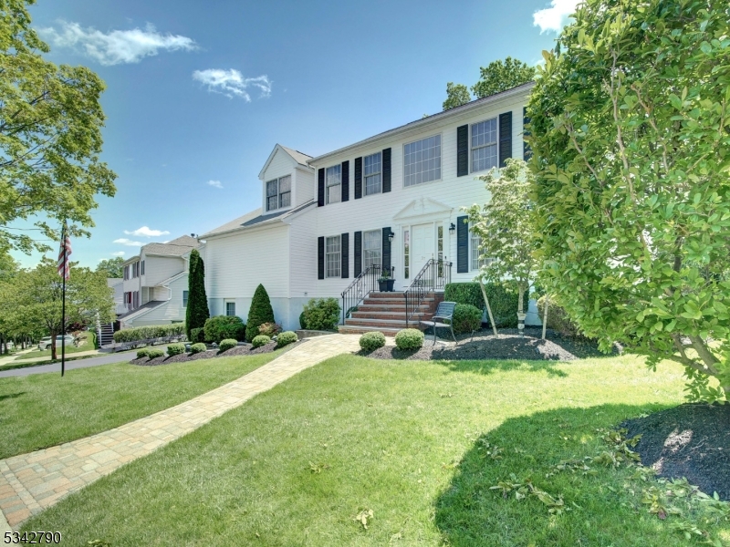 37 Fox Chase Ln