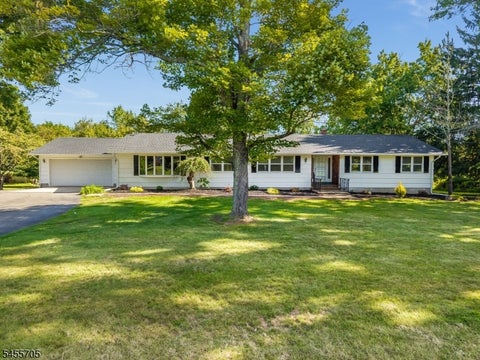 Photo for 102 Old Farm Rd