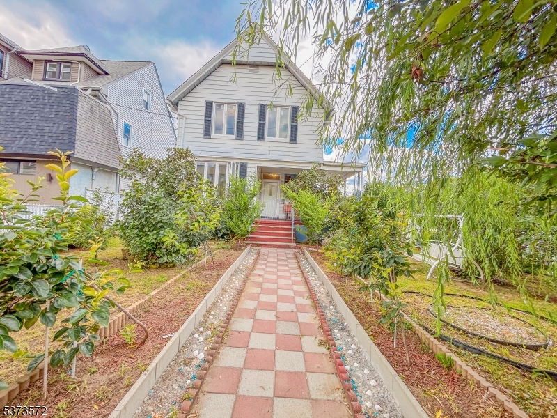 39 Pangborn Pl