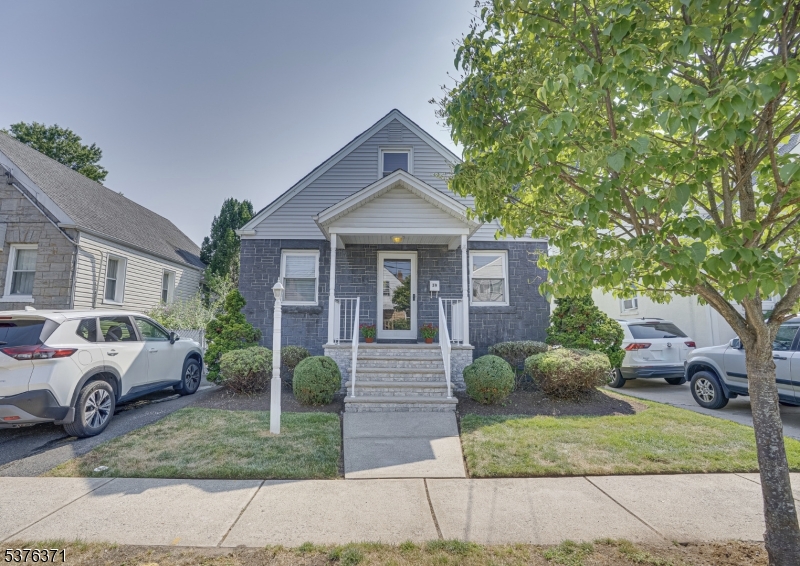 39 Fritz St