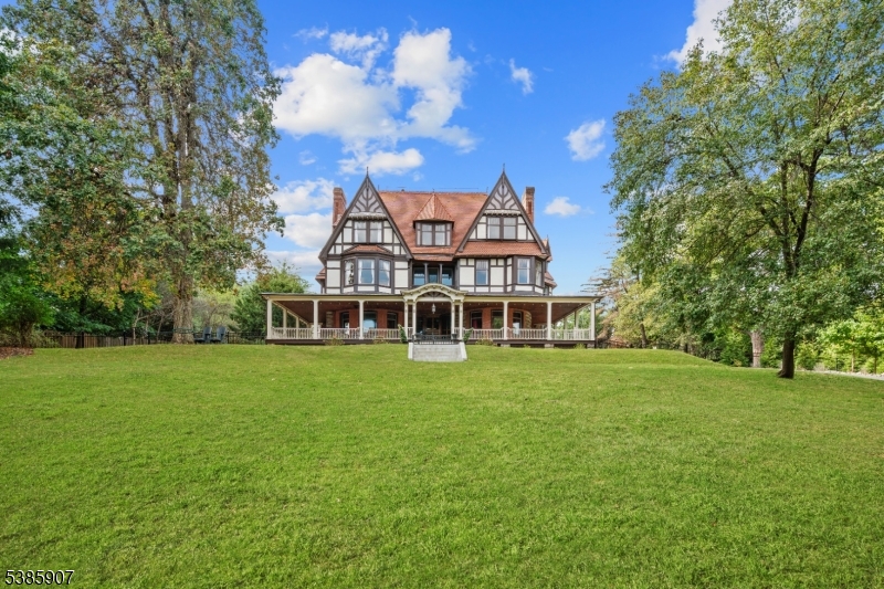 30 N Mountain Ave