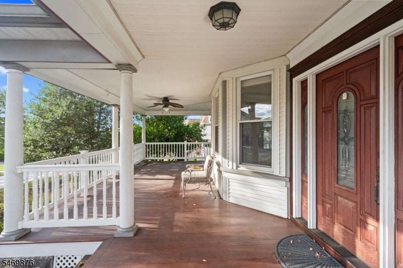 941 Edgewater Ave
