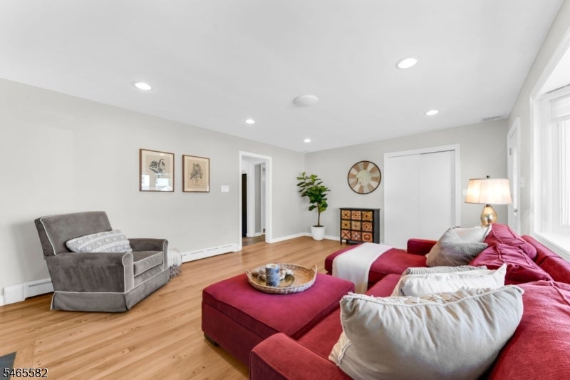 138 Maple Ave
