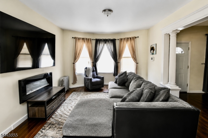 21 Beverly St