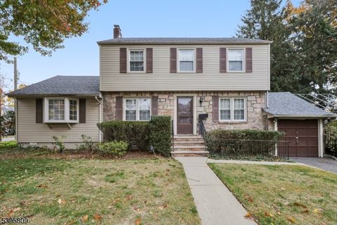 52 Surrey Ln Tenafly Boro NJ 07670