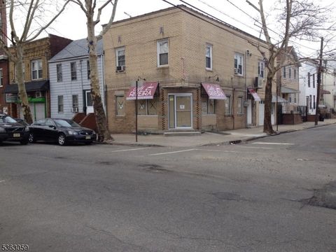 241 Adams St Newark City NJ 07105