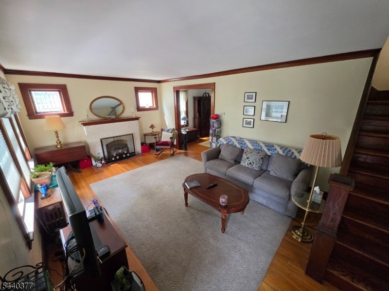 12 Brook Pl