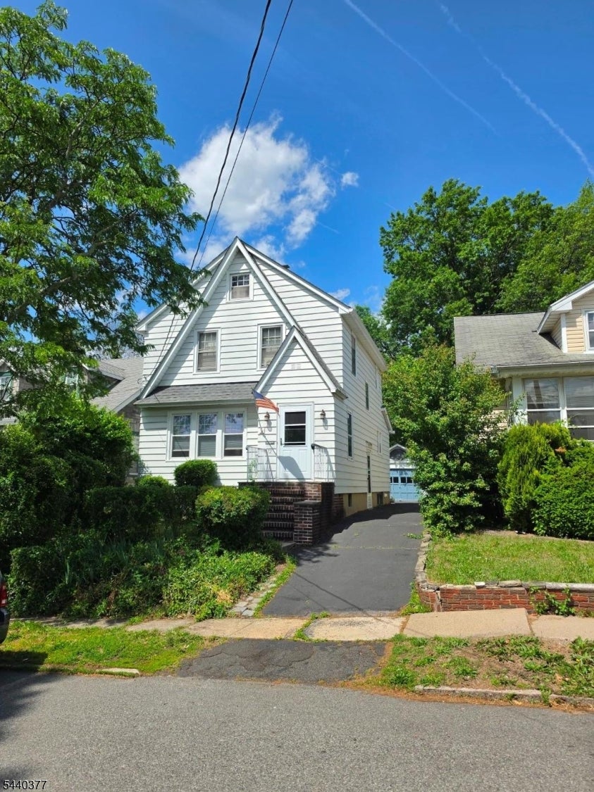 12 Brook Pl