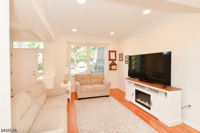 90 Summer Hill Rd 90
