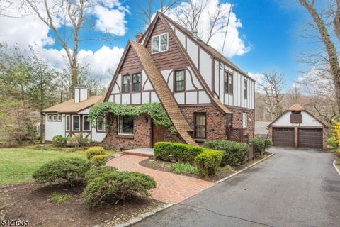 10 Cleveland Rd Caldwell Boro Twp. NJ 07006