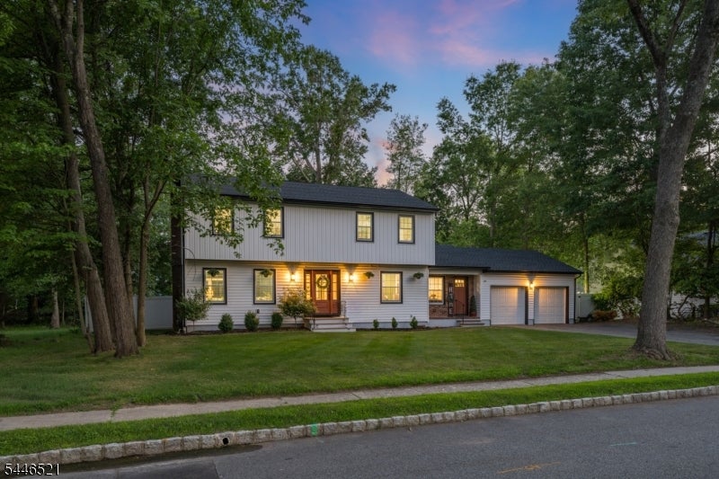 17 New England Dr
