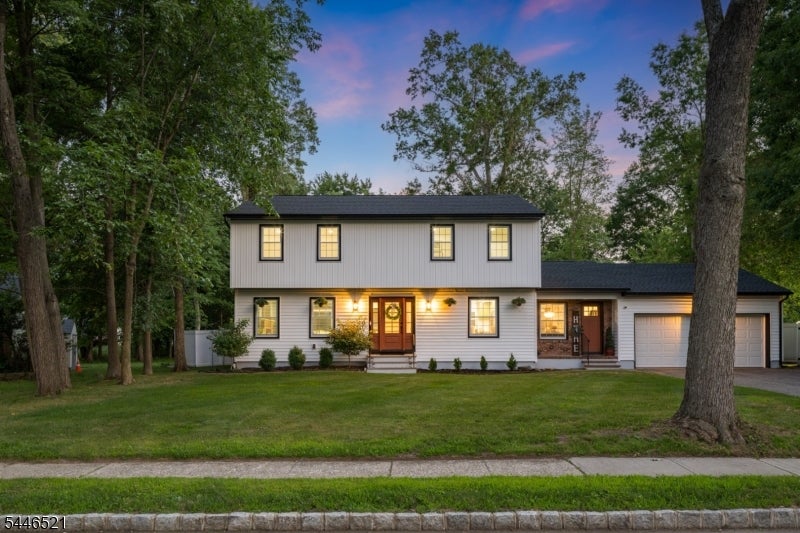 17 New England Dr