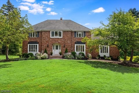 Photo of 7 Oxford Dr, Clinton, NJ 08801 (MLS # 3994093)