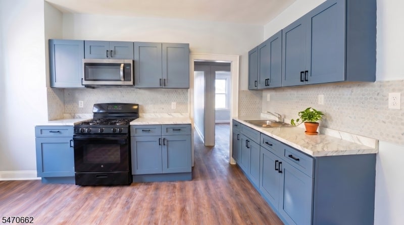 55 Schley St 3