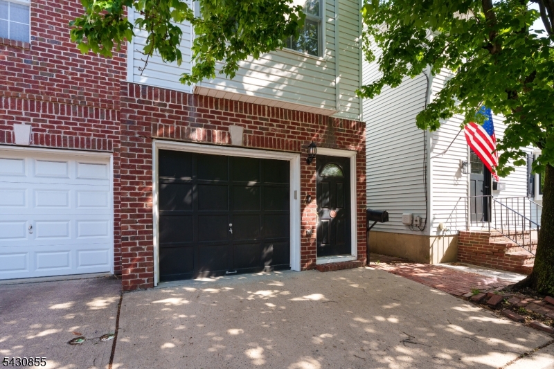 64 Church St