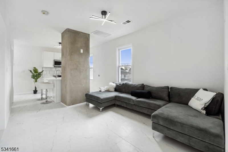 165 Garden Ave