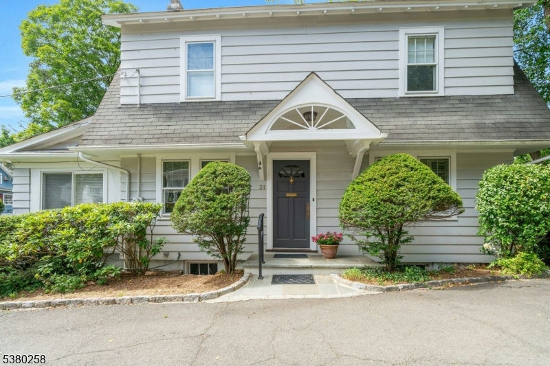 21 Richmond Ave