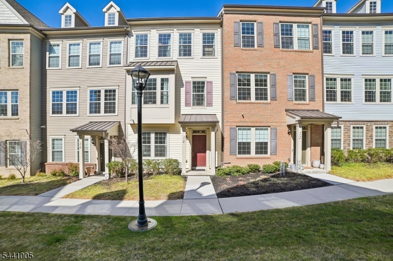 14 Braeburn Ct