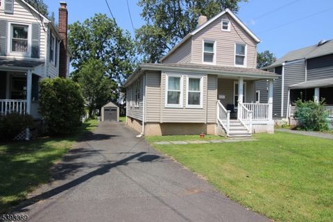 Photo of 31 Stewart Pl, Fanwood, NJ 07023 (MLS # 3994129)