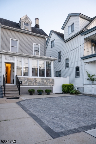139 Autumn St