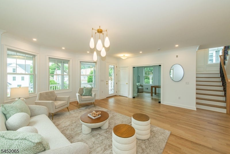 28 Mountain Ave