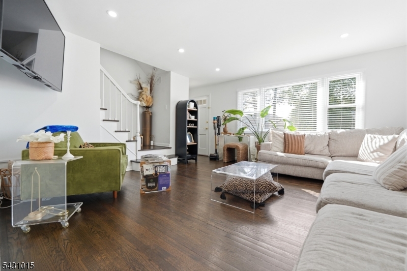 1091 Burnet Ave