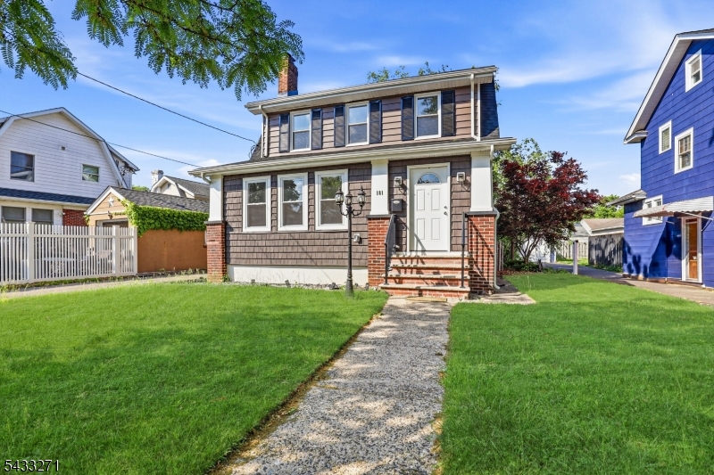 181 W Stearns St