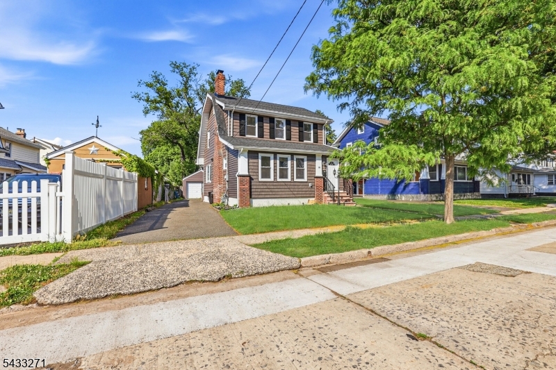 181 W Stearns St
