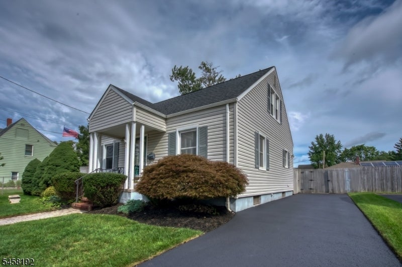 25 Monroe St
