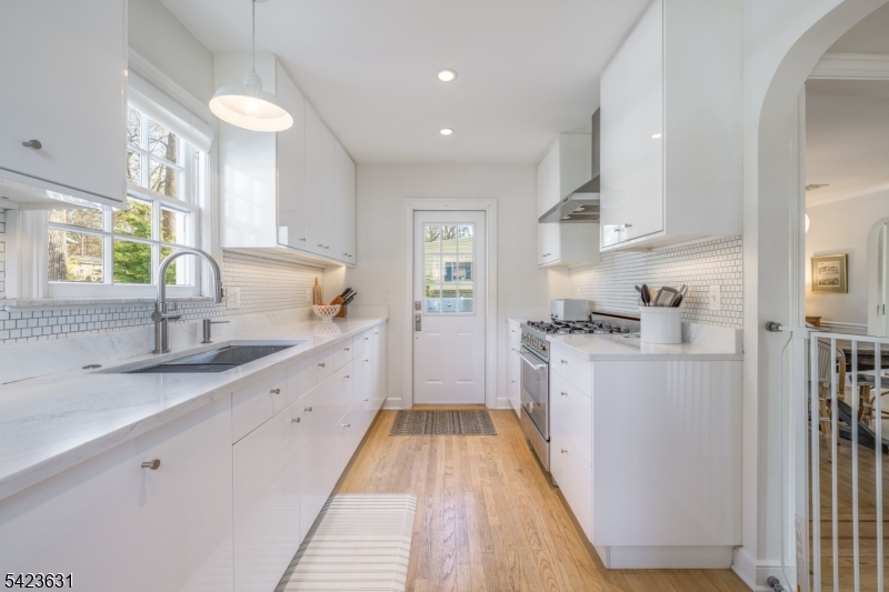 128 Canoe Brook Pkwy