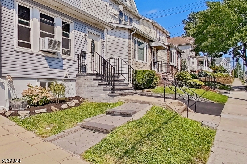 102 Ilford Ave