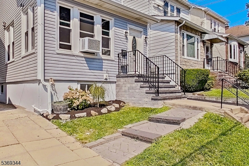 102 Ilford Ave