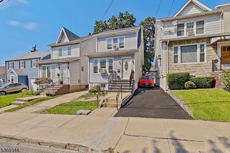 102 Ilford Ave