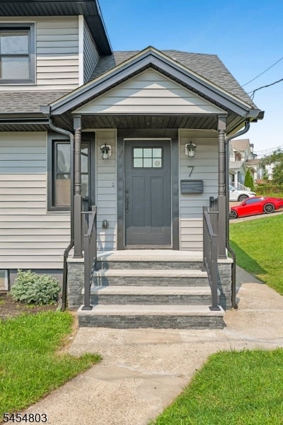 7 Franklin Ave