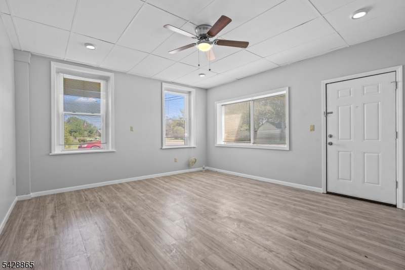 107 Macarthur Ave 2