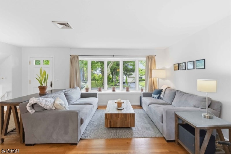 10 Cornell Pl