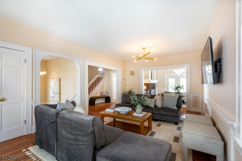 27 Edgewood Rd