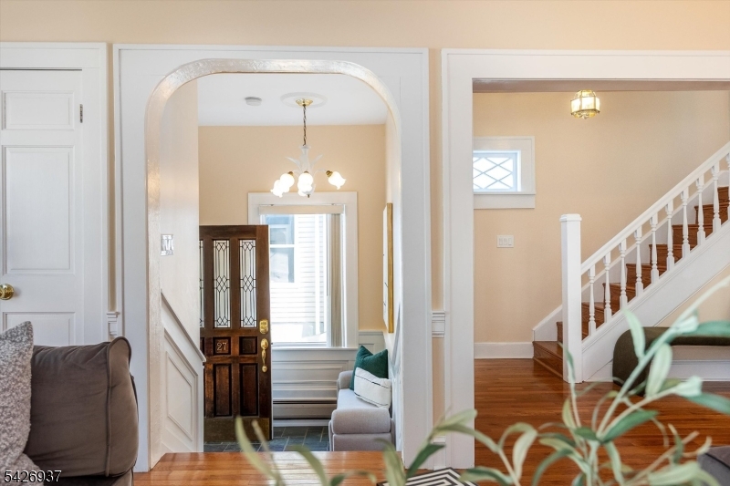 27 Edgewood Rd
